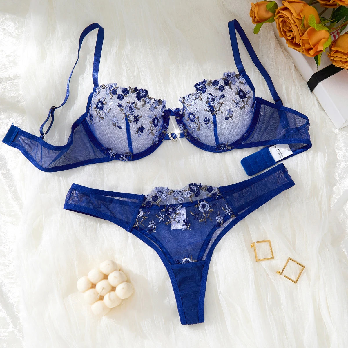 Ensemble de lingerie florale brodée bleue - Soutien-gorge sexy et string Combo avec ensemble de sous-vêtements de décoration de cœur pour femmes ZA824026