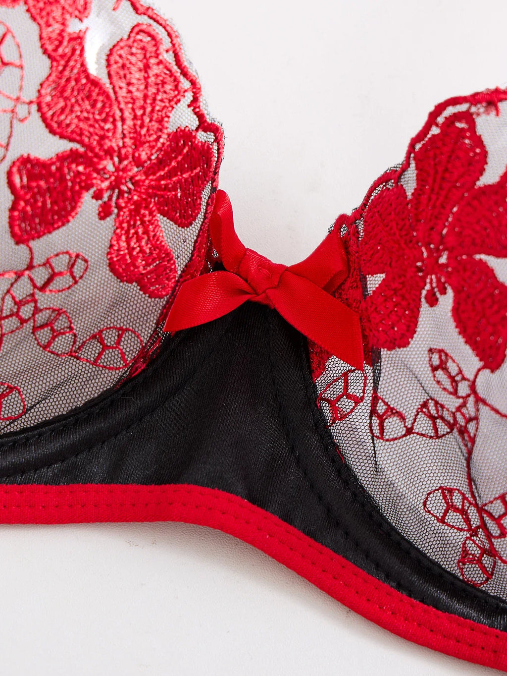 Ensemble de sous-vêtements respirants confortables semi-transparents brodés en forme de cœur rouge vin pour femmes, adapté