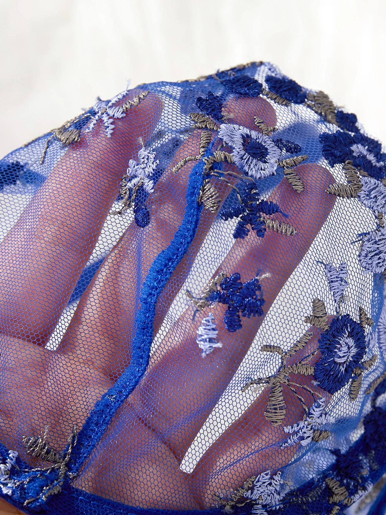 Ensemble de lingerie florale brodée bleue - Soutien-gorge sexy et string Combo avec ensemble de sous-vêtements de décoration de cœur pour femmes ZA824026